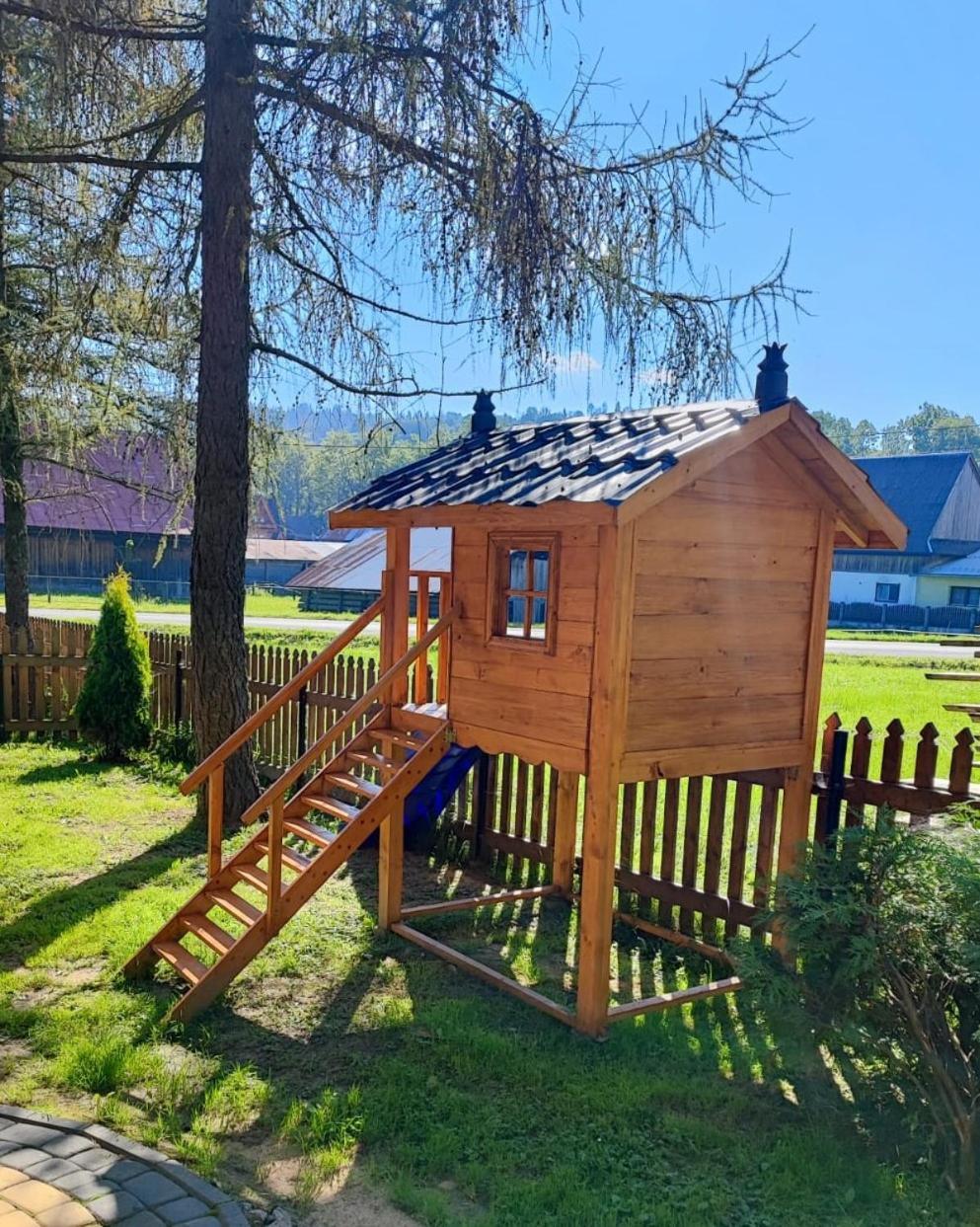 Pod Modrzewiami *
